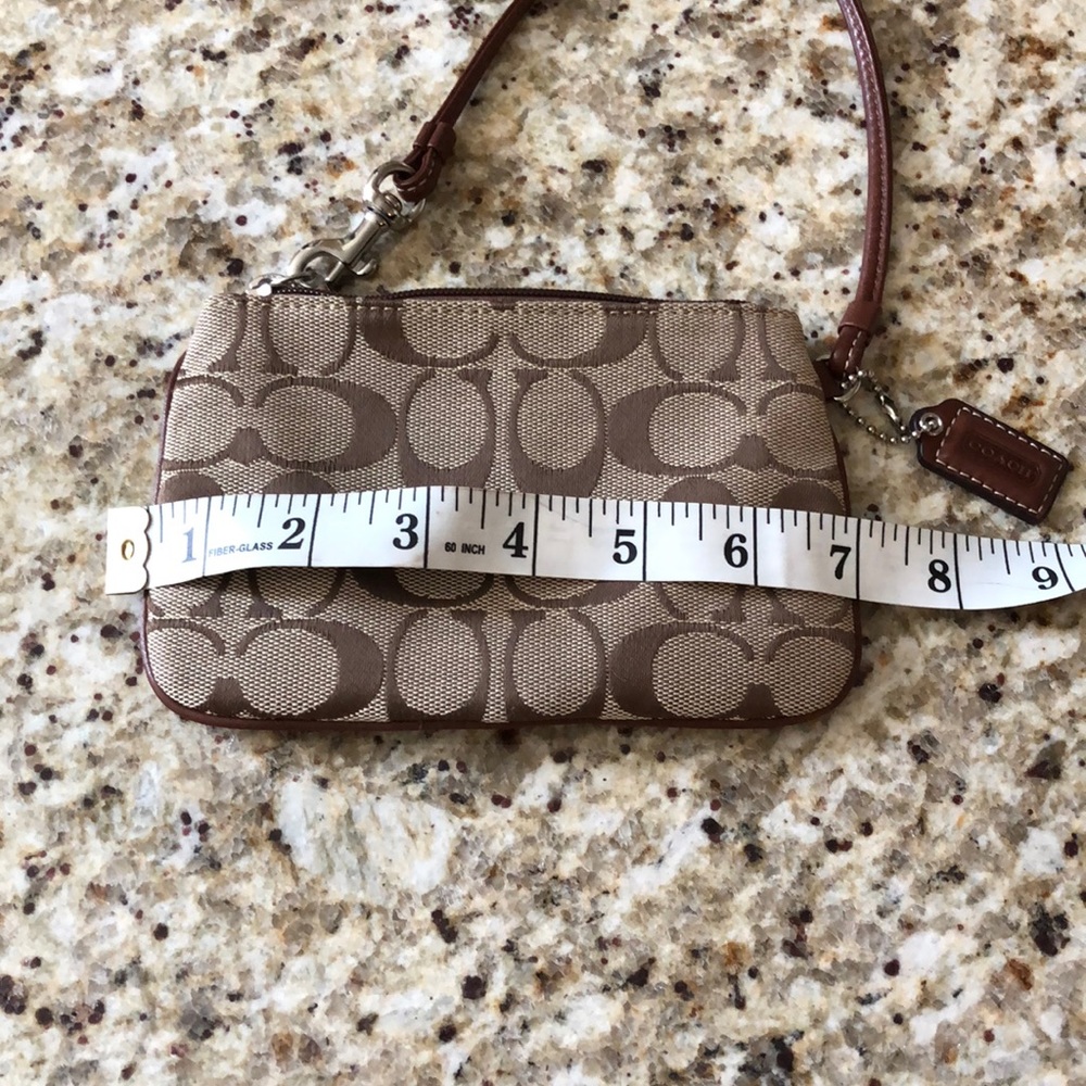 Coach wristlet - Picture 5 of 5
